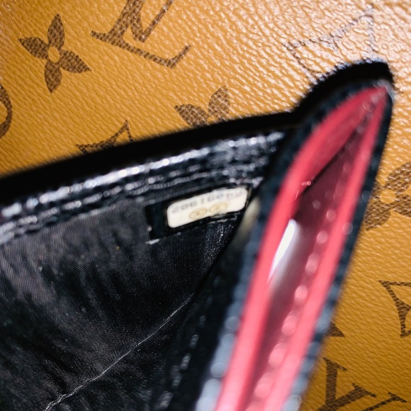 CHANEL Caviar Quilted CC Card Holder - Picture 5 of 5